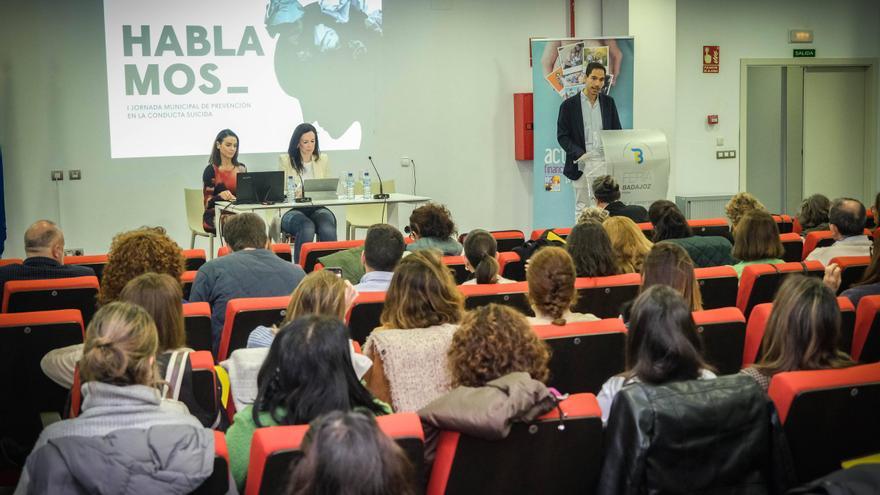 Badajoz cuenta con el primer plan global contra el suicidio