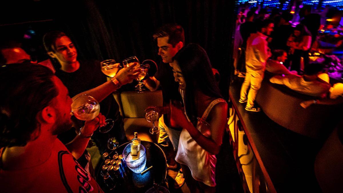 Un grupo disfruta de una mesa VIP en la discoteca Bling Bling, en una imagen de archivo.