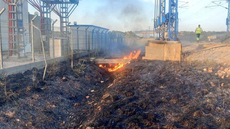 Extinguido el incendio que ha paralizado los trenes de alta velocidad entre Madrid y Barcelona durante una hora