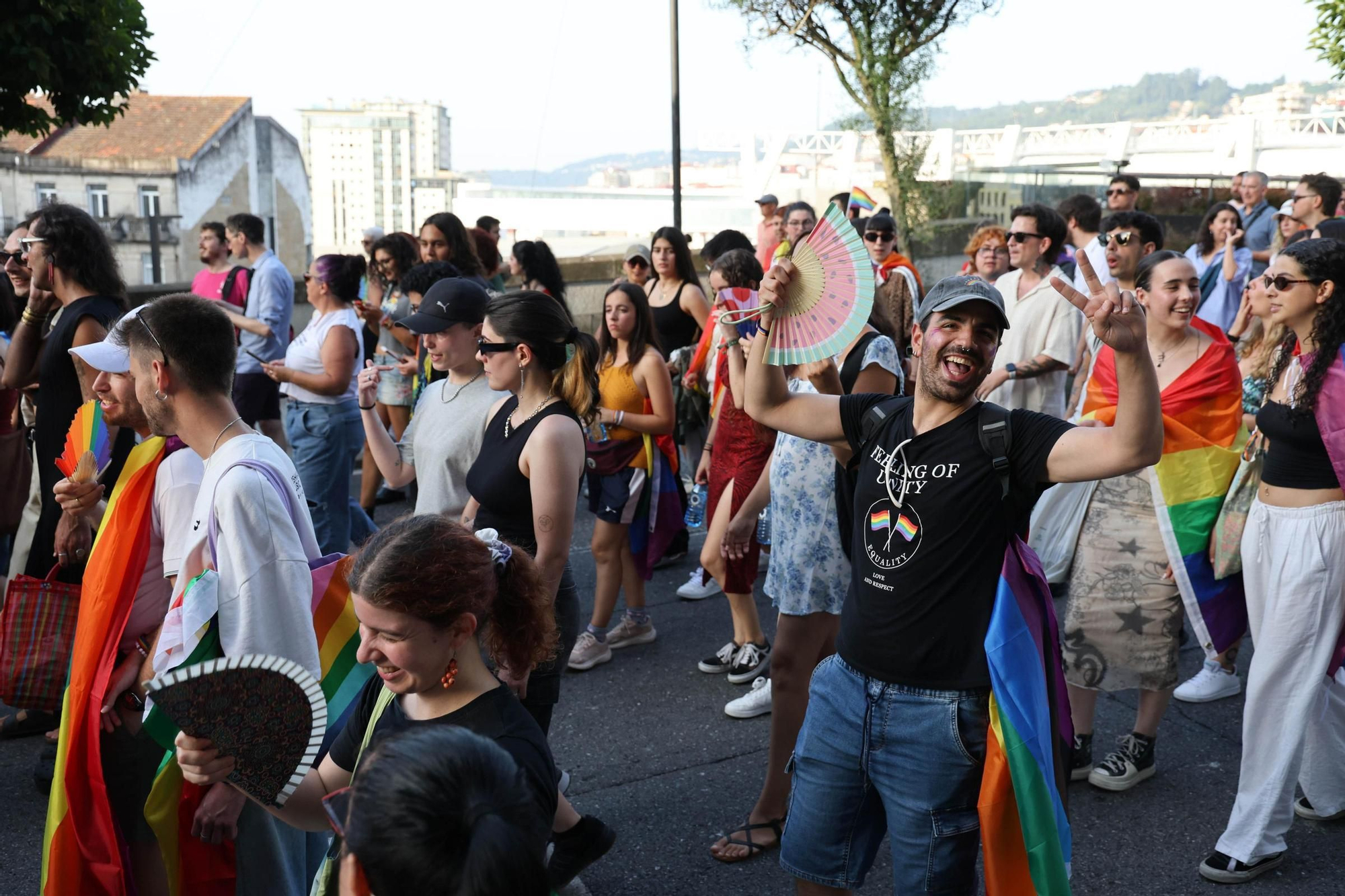 Una multitudinaria marcha celebra el Orgullo más colectivo en Vigo