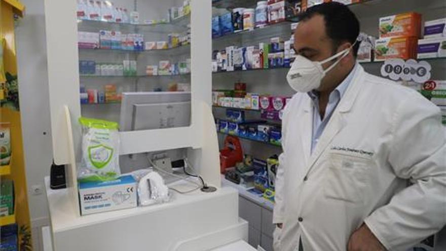Coronavirus en Córdoba: los farmacéuticos esperan que se normalice la llegada de mascarillas
