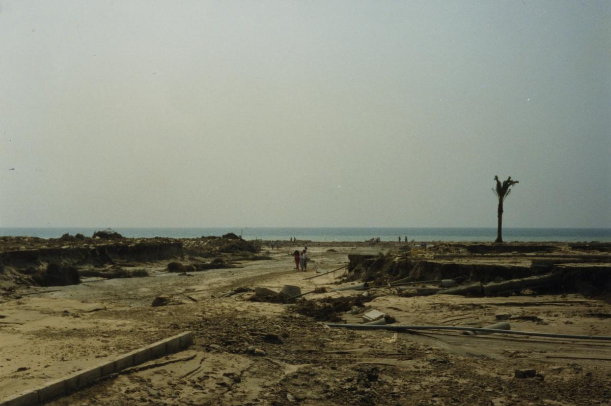 Así quedó el camping de Bolnuevo tras las inundaciones en 1989.