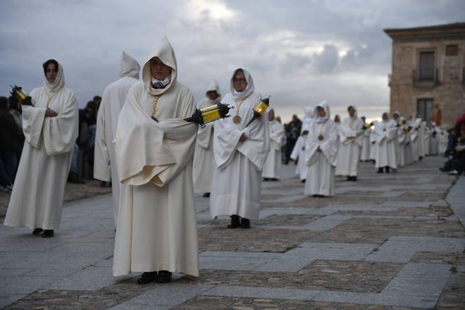 GALERÍA | Las imágenes de la procesión de Luz y Vida en Zamora