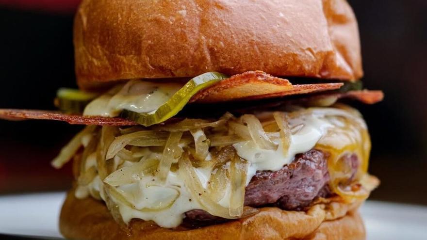 Ghio’s Burger Crafters Elevates Gourmet Burger Scene in Santa Cruz de Tenerife