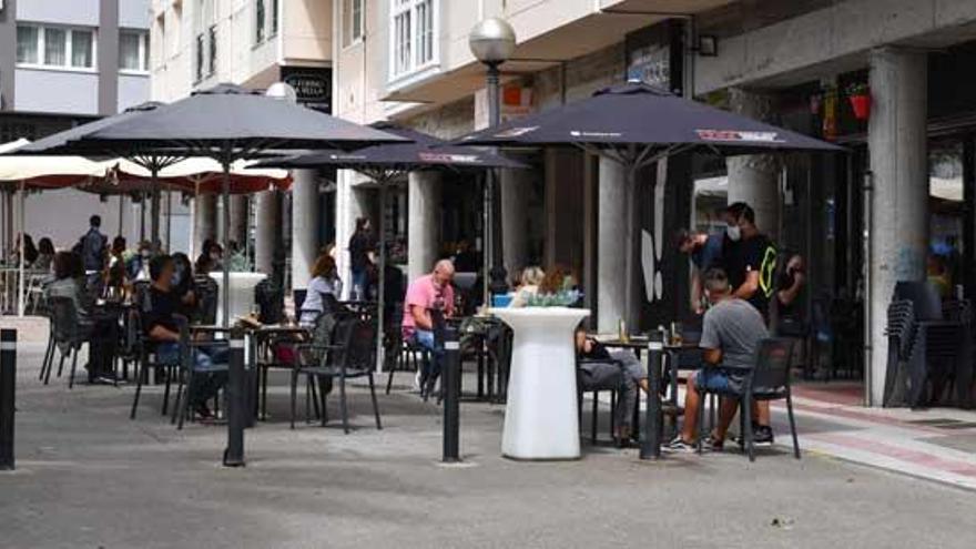 Una terraza de un bar de Arteixo.