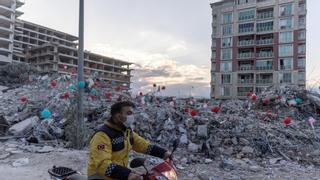 Turquía abandona la búsqueda de supervivientes entre los escombros del terremoto