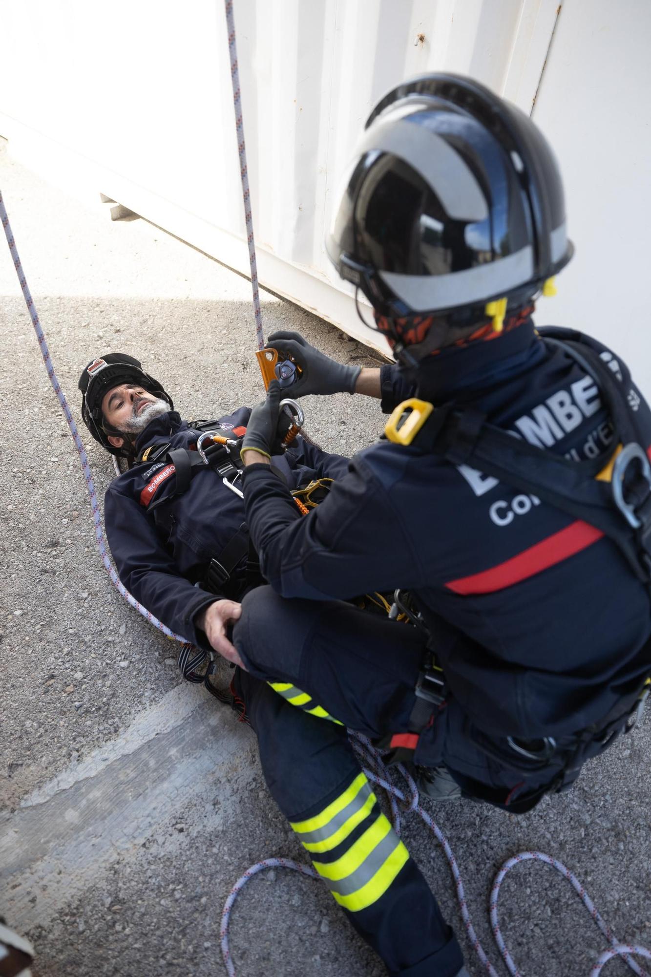 Rescates de los bomberos de Ibiza plantando cara al vértigo