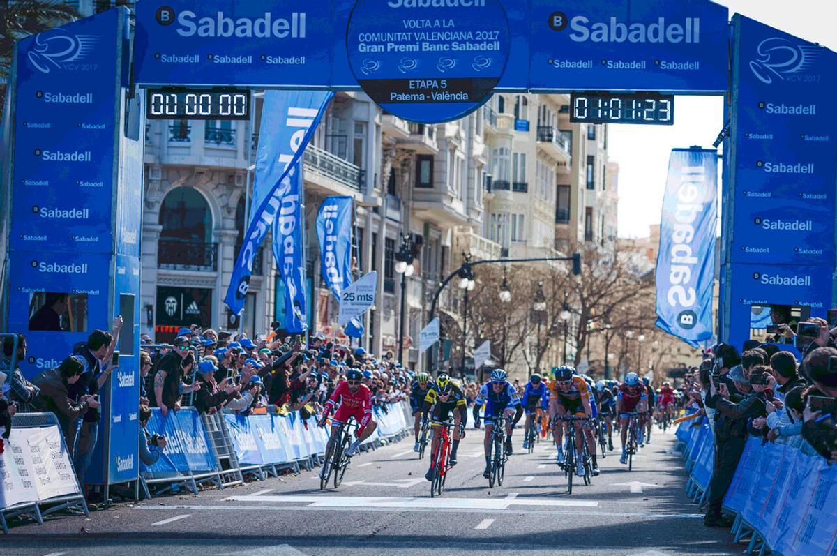 La Volta trajo el mejor ciclismo a València