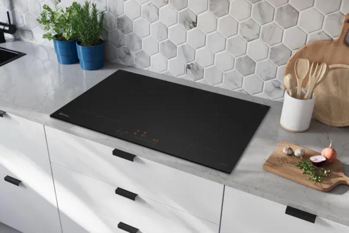 La placa de inducción que te permitirá cocinar lo que desees al mismo tiempo