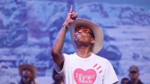 Pharrell Williams en el desfile en PaRÍS