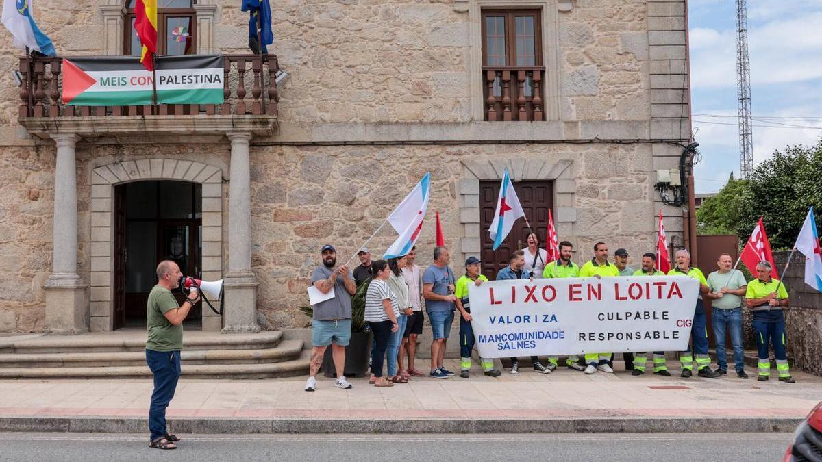 Trabajadores durante una de las concentraciones de estos días.