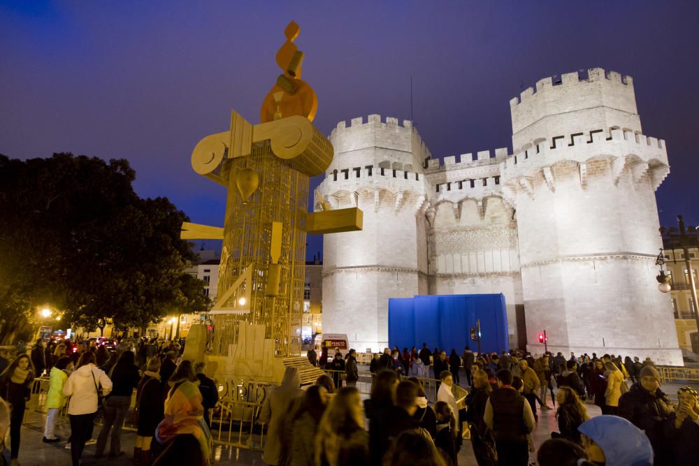 Celebración Fallas-Unesco en las Torres de Serranos