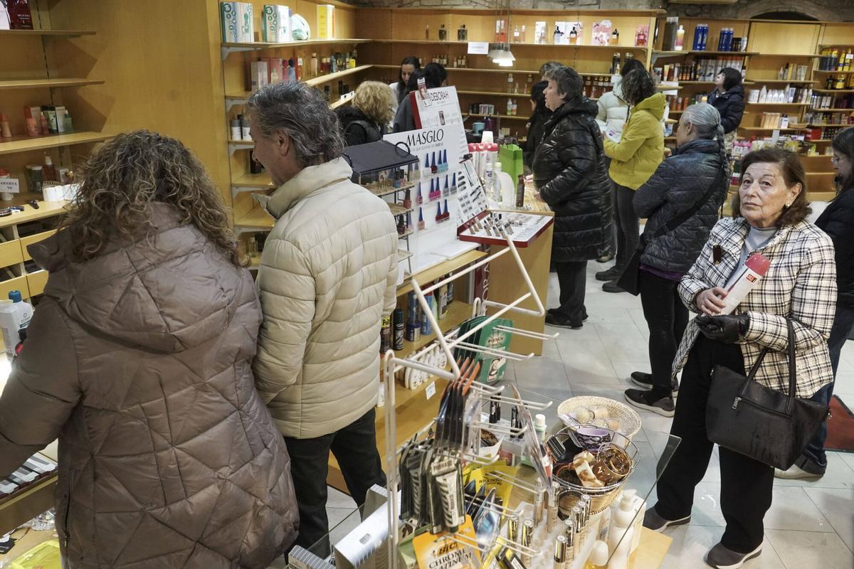 Últim dia d'obertura de la perfumeria Regina Últim dia d'obertura de la perfumeria Regina