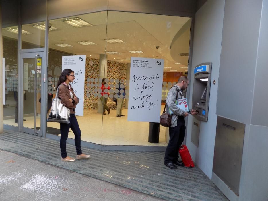 La crida a retirar diners dels bancs, a Manresa