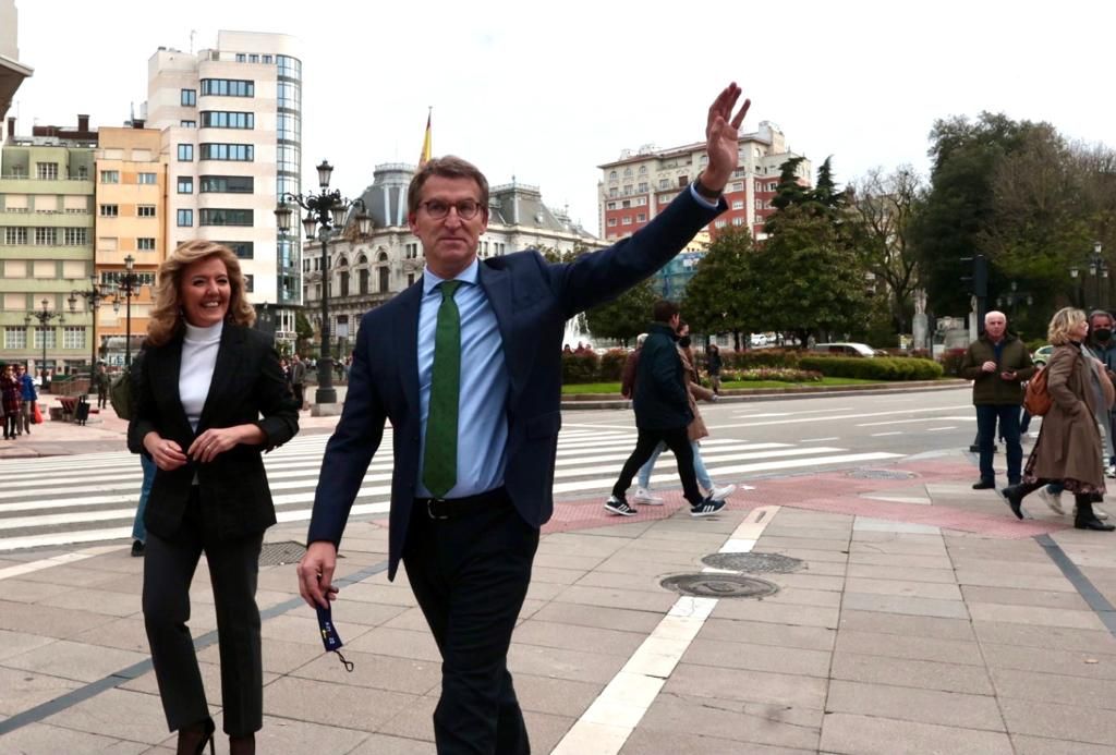 Núñez Freijóo se encuentra con los populares asturianos en Oviedo