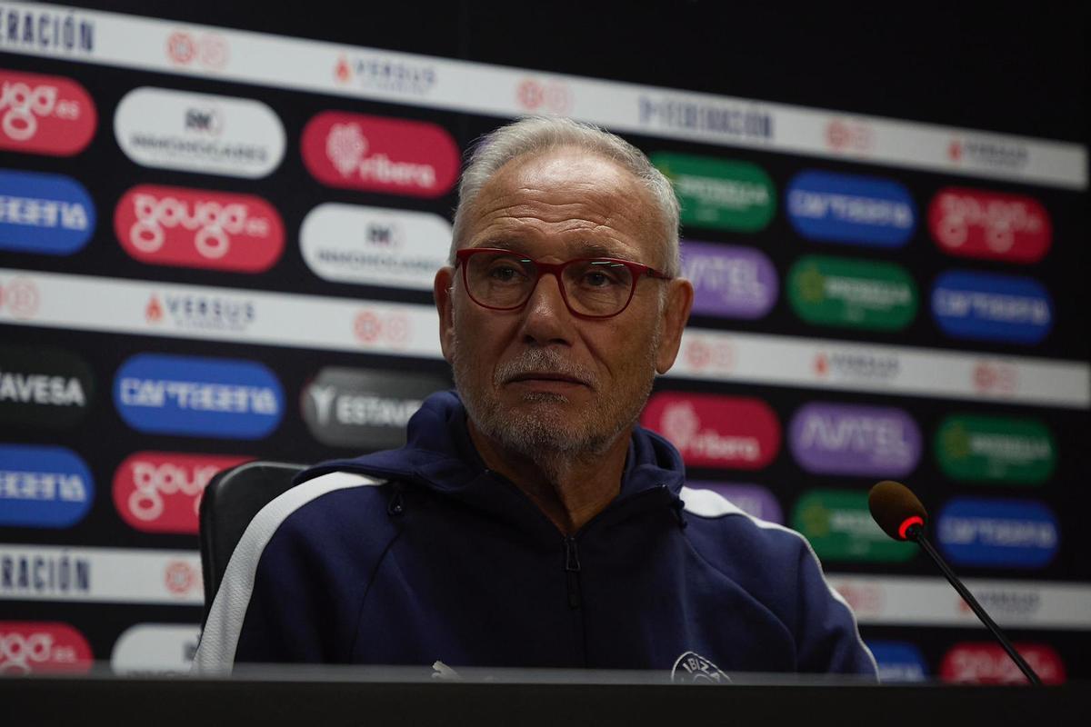 Miguel Álvarez en la sala de prensa de Cartagonova.