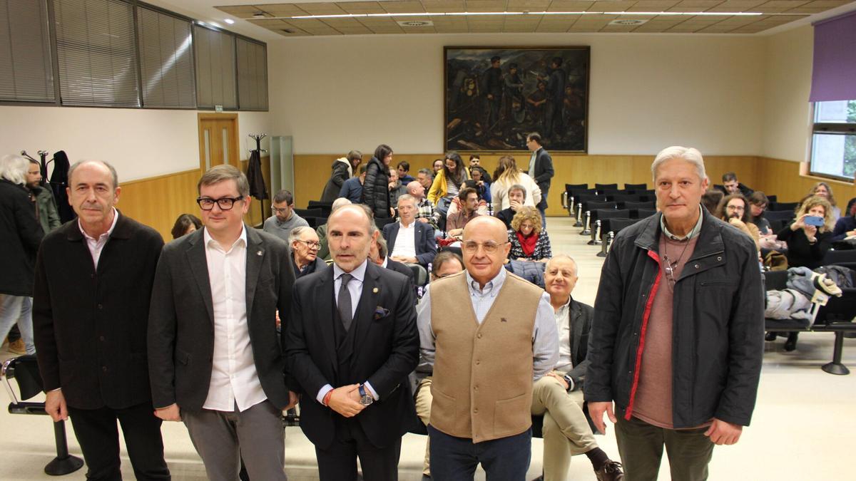 Por la izquierda, José Alberto Oliveira, Luis Valledor, Ignacio Villaverde, Ricardo Ordás y Elías Afif, antes de iniciarse el acto.