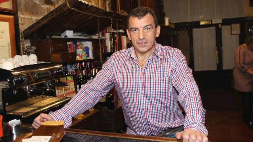 Javier Outomuro, en su restaurante.