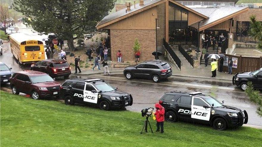 Un tiroteo en una escuela de Denver deja al menos siete heridos