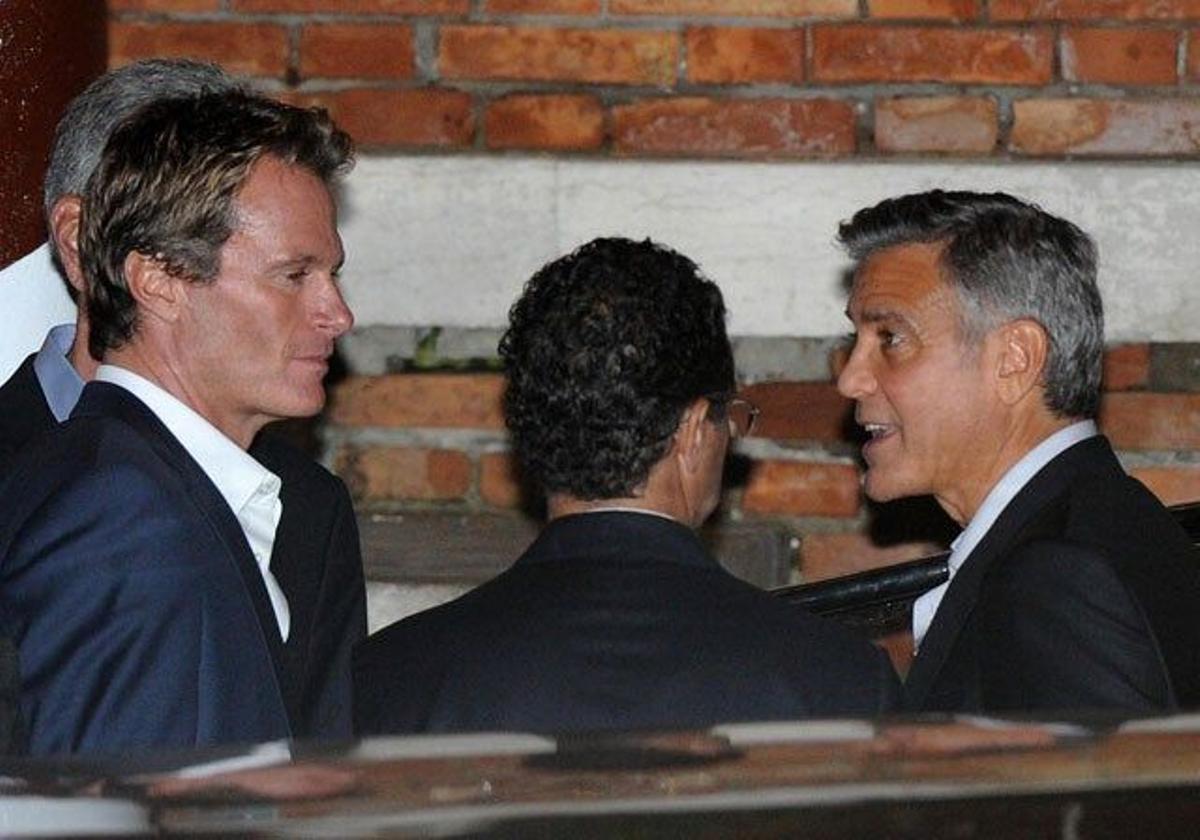 George Clooney con sus invitados entre los que estaba el marido de Cindy Crawford, Rande Gerber