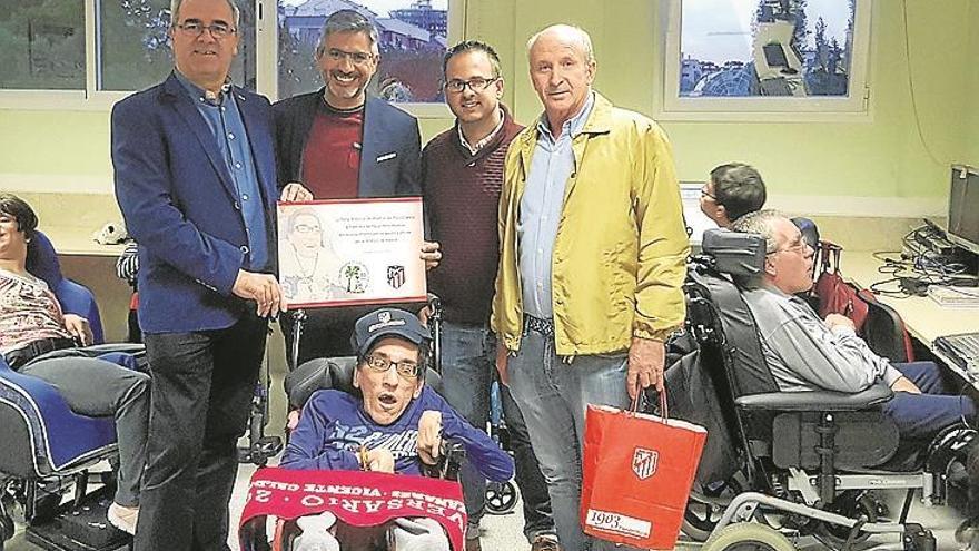 La peña atlética rinde homenaje a currete