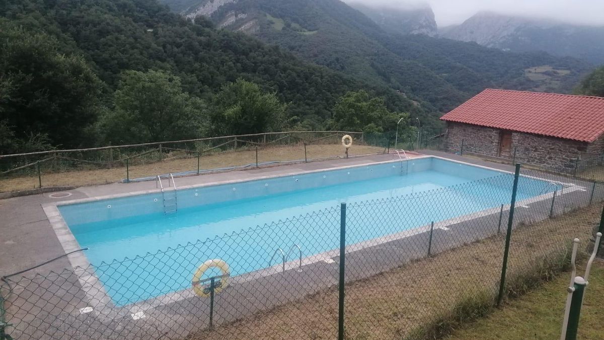 La piscina de Ponga, ayer.