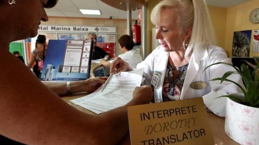 El Hospital de la Marina Baixa busca intérprete para los pacientes extranjeros