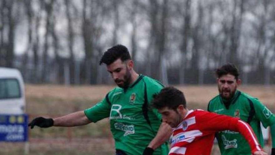 Noel Martín, durante un partido con el Fresno de la Ribera.