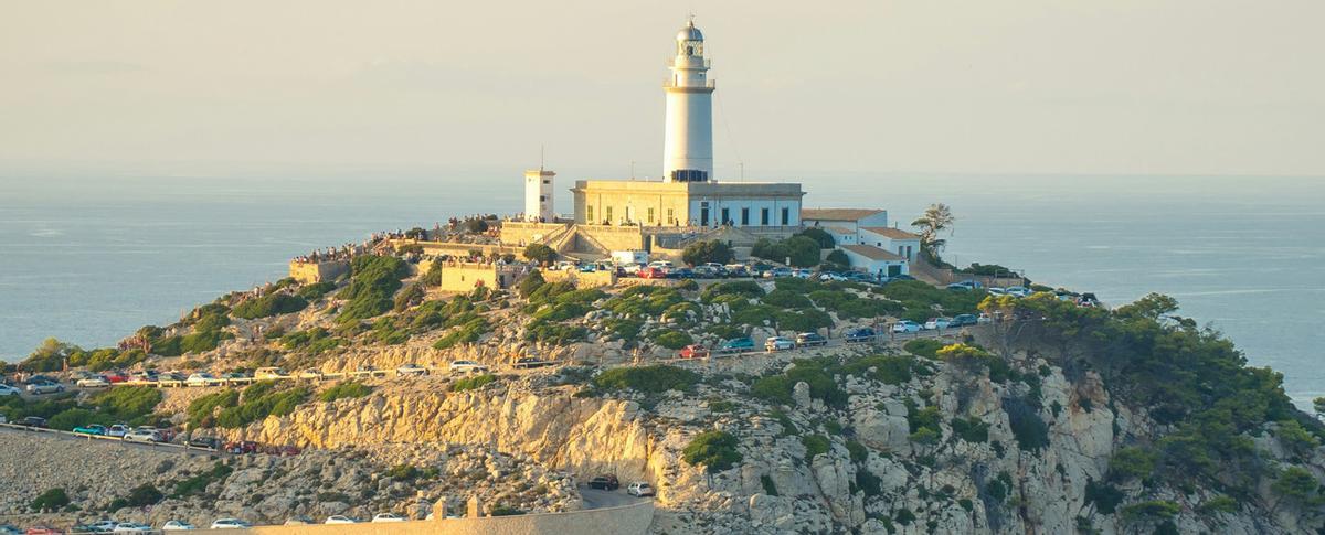 Ist ein beliebtes Ausflugsziel: der Leuchtturm am Cap Formentor.