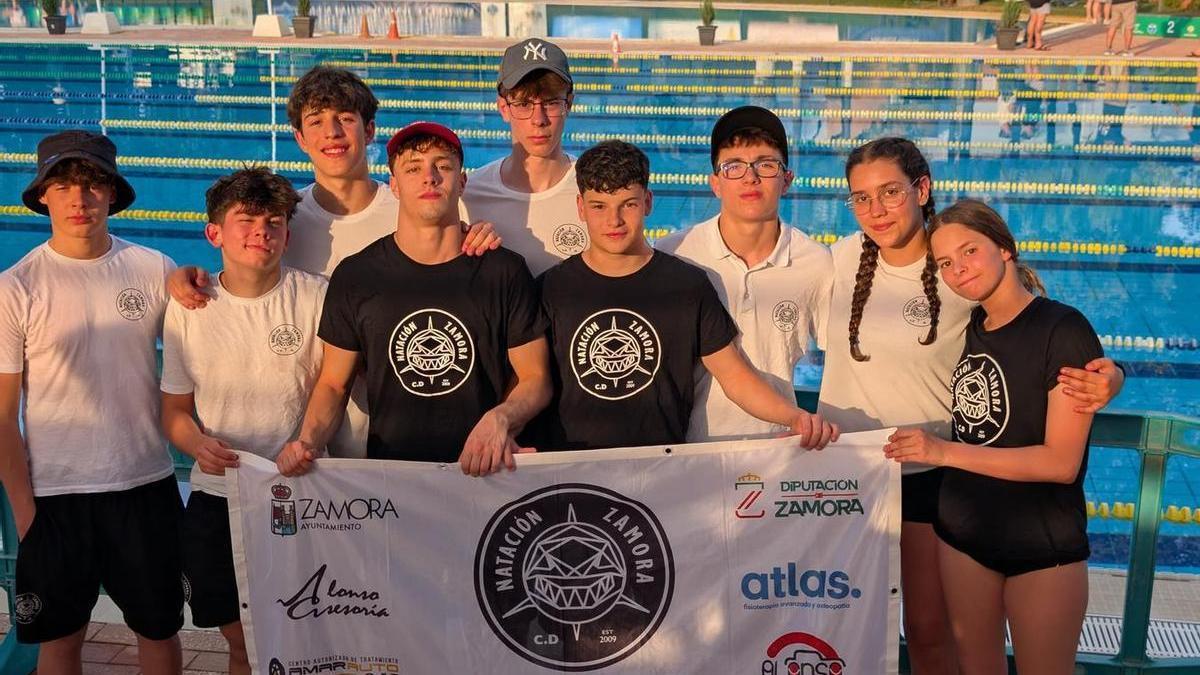 Equipo del CD Natación Zamora en el Trofeo Villa de Mairena
