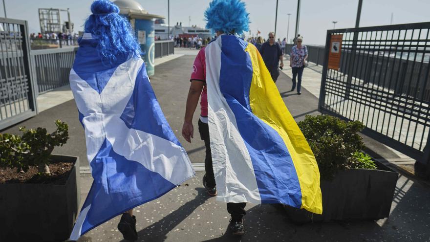 Derbi canario: La afición blanquiazul, rumbo al derbi