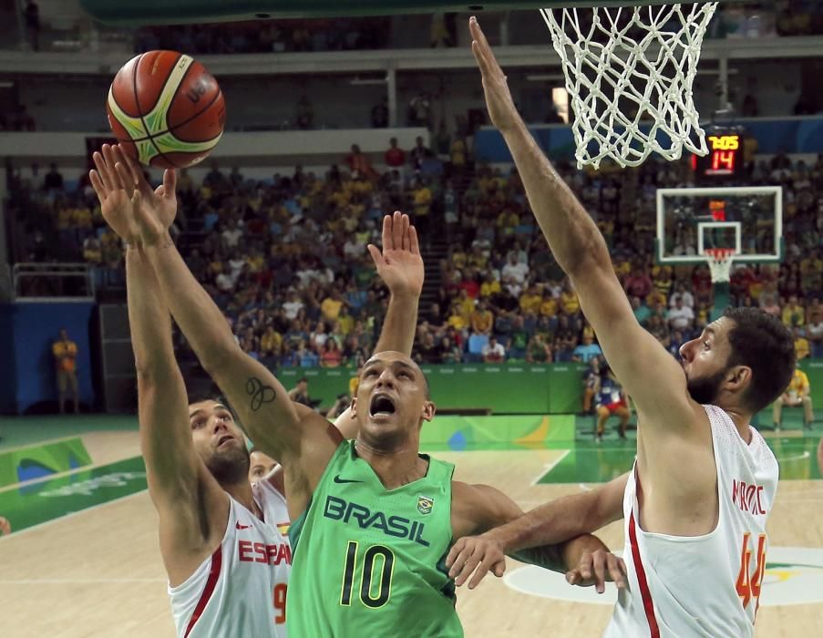 Las mejores imágenes del Brasil - España de baloncesto en Río 2016.