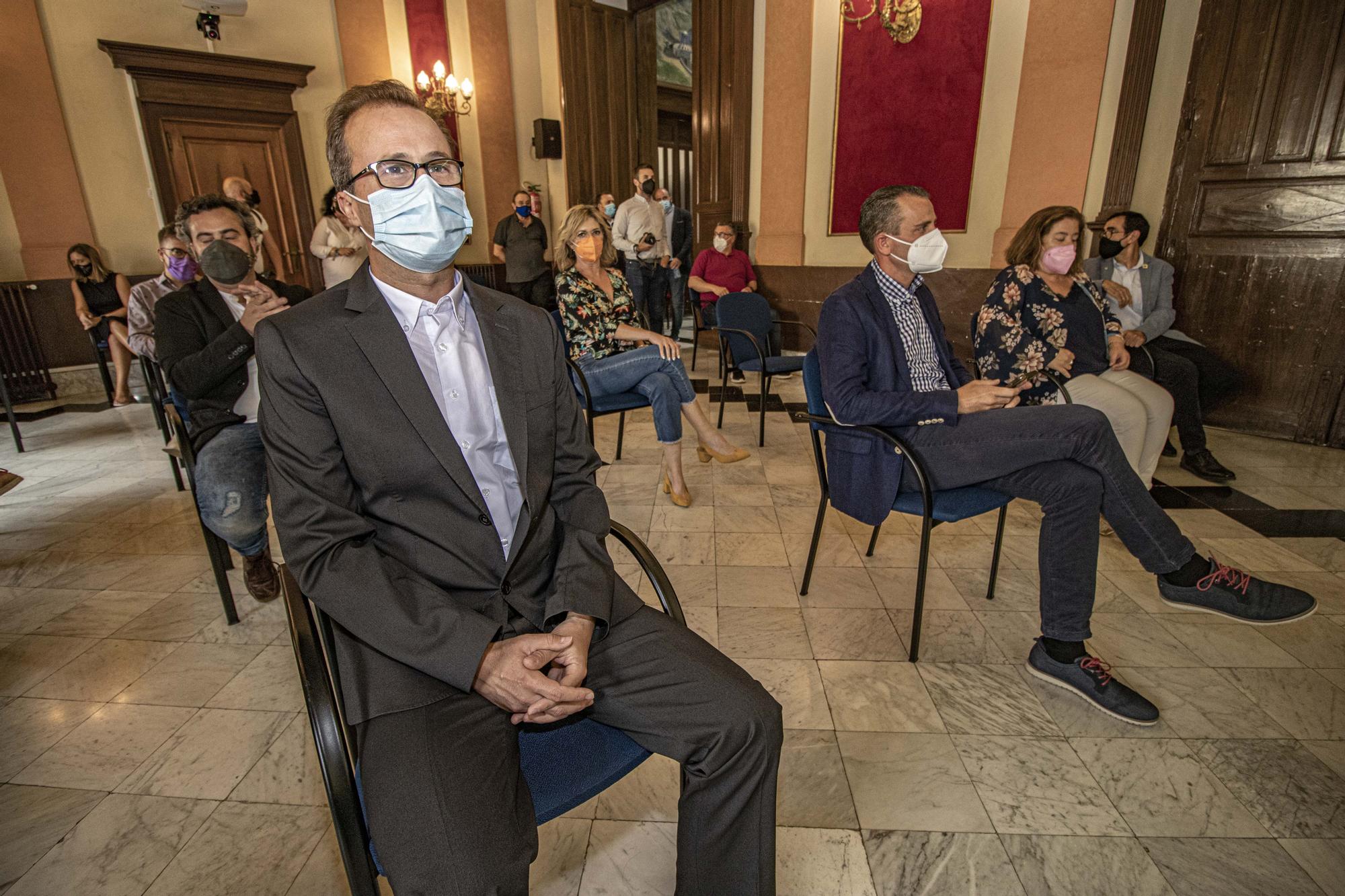 Toma de posesión de Jordi Segura, nuevo concejal del PSOE en Alcoy