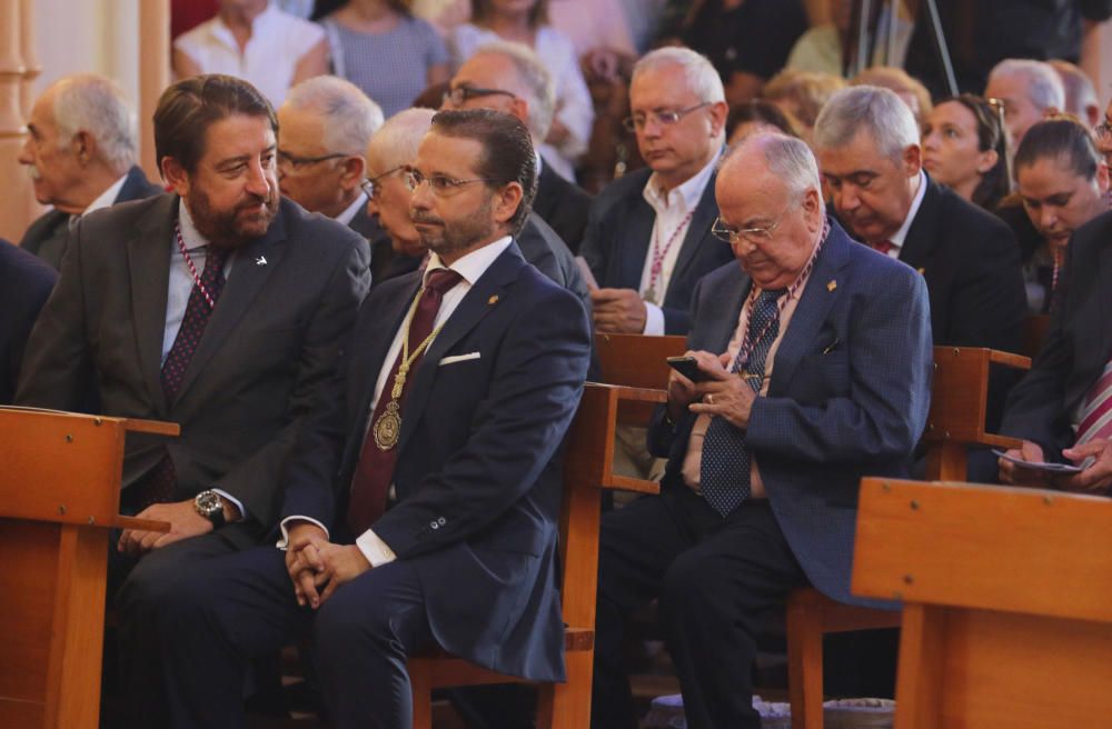 La imagen es trasladada a su templo tras tres días de exposición pública en el Palacio Episcopal, después de regresar de Sevilla, donde ha sido restaurada