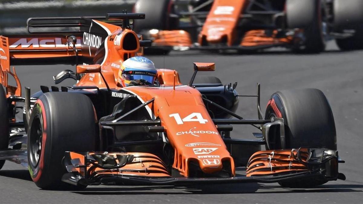Fernando Alonso, al volante de su McLaren-Honda
