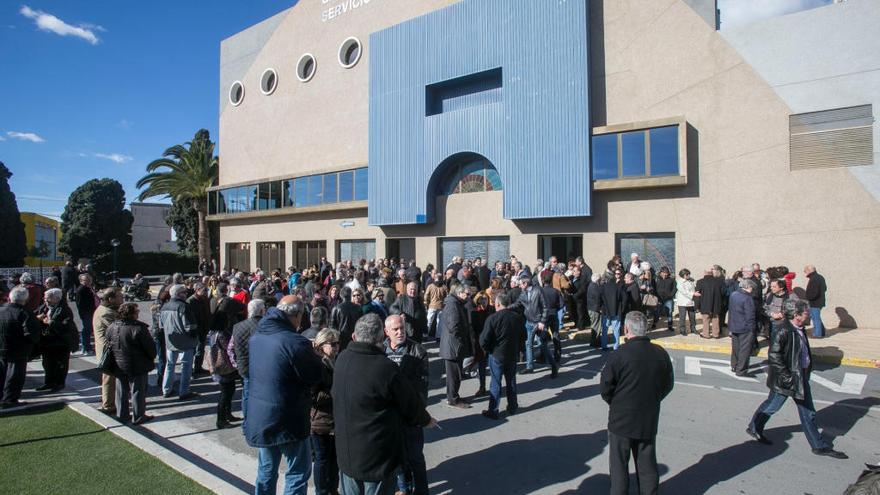 El tanatorio de la Siempreviva acogió ayer el funeral civil