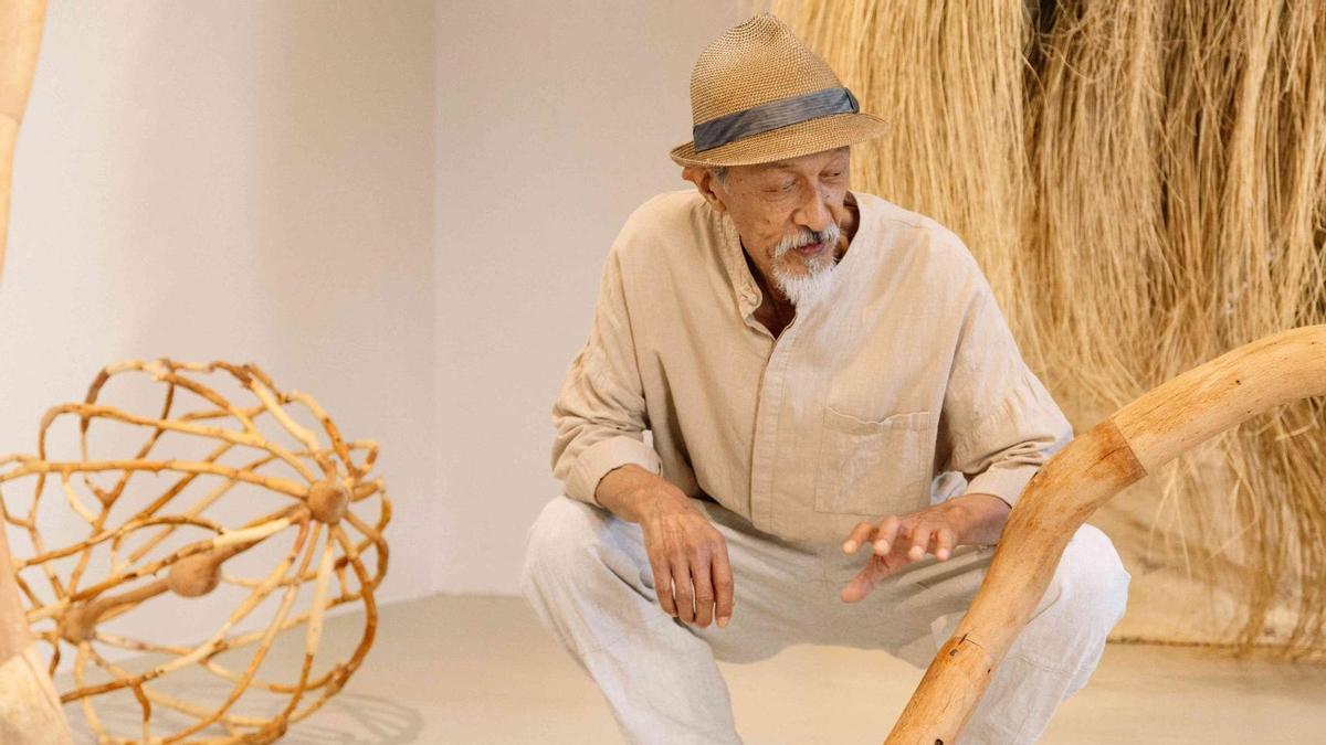 Les imatges de l'exposició “CRU. Los ayudantes de la materia” a Mas de Torrent