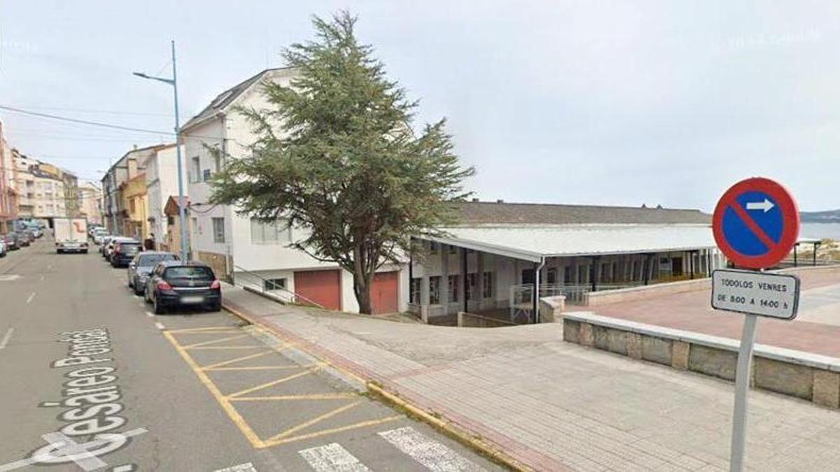 O Punto de Atención á Infancia estará ubicado na antiga escola, á dereita.