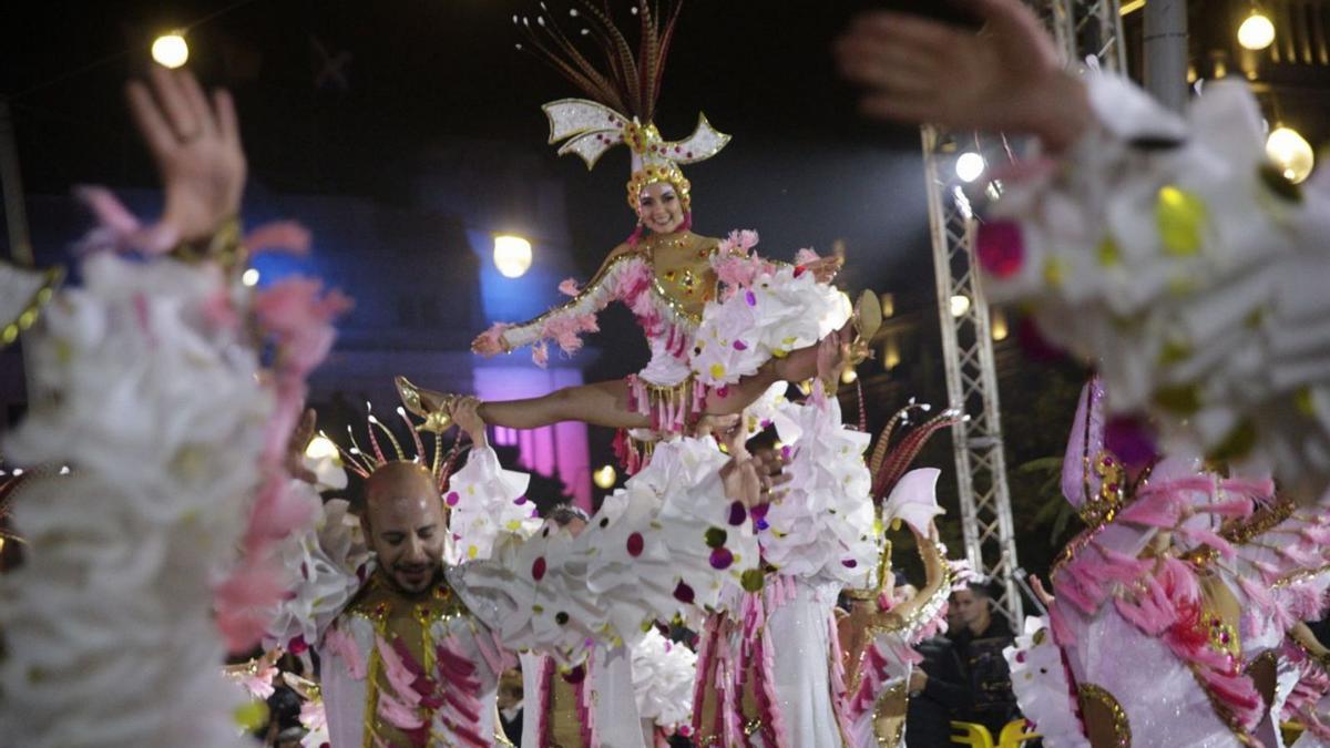 Actuación de la comparsa Los Joroperos en el certamen de Ritmo y Armonía, en el Carnaval 2020.