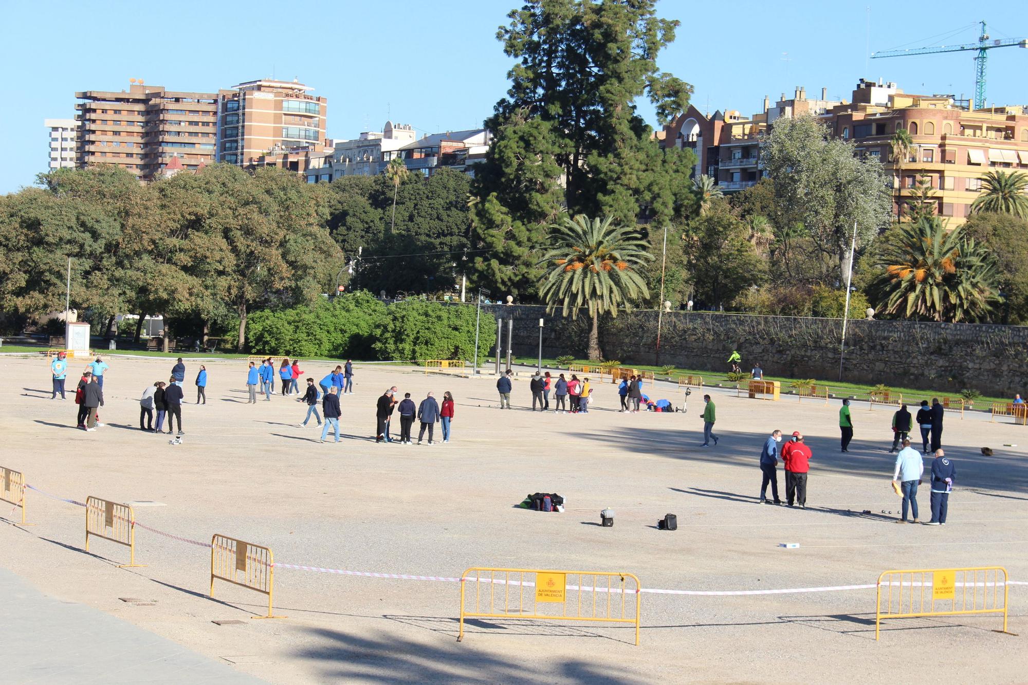 La actividad fallera vuelve a golpe de petanca