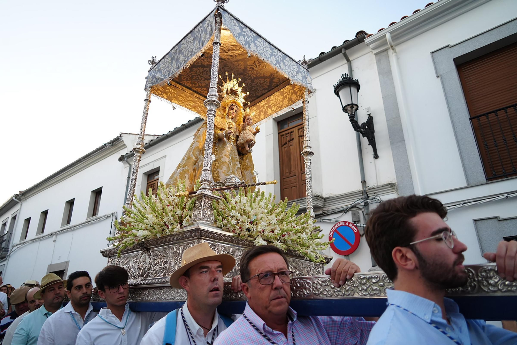 La Virgen de Luna abandona Villanueva de Córdoba para regresar a su santuario