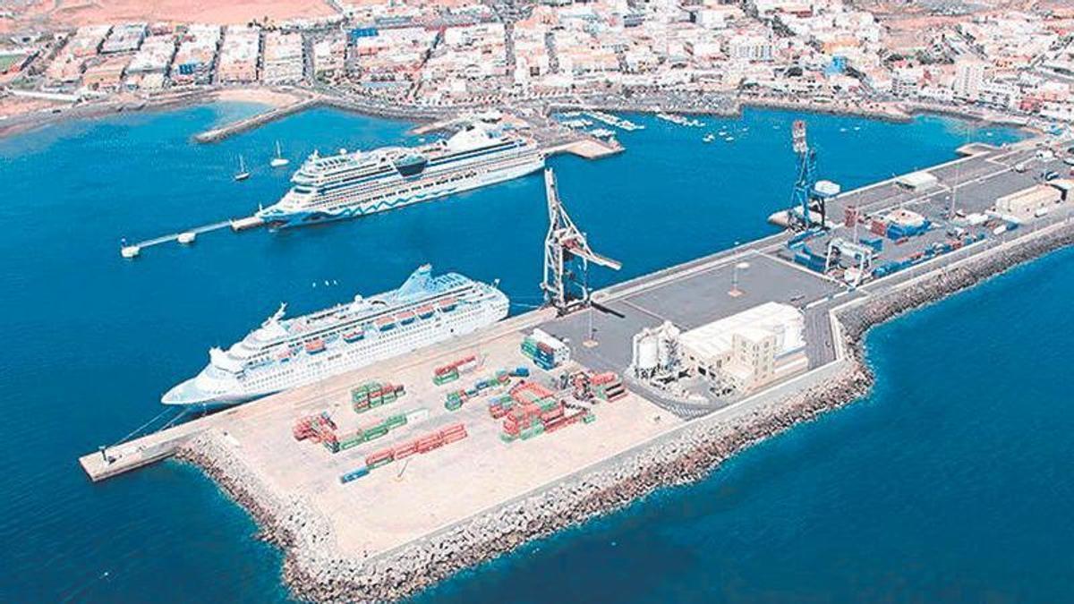 Vista aérea del muelle de Puerto del Rosario.