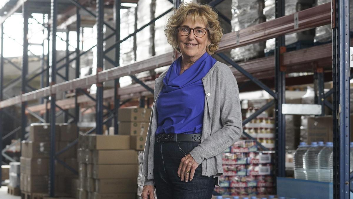 La nova presidenta del Banc dels Aliments de Girona, Carme Casacuberta, ahir al magatzem.