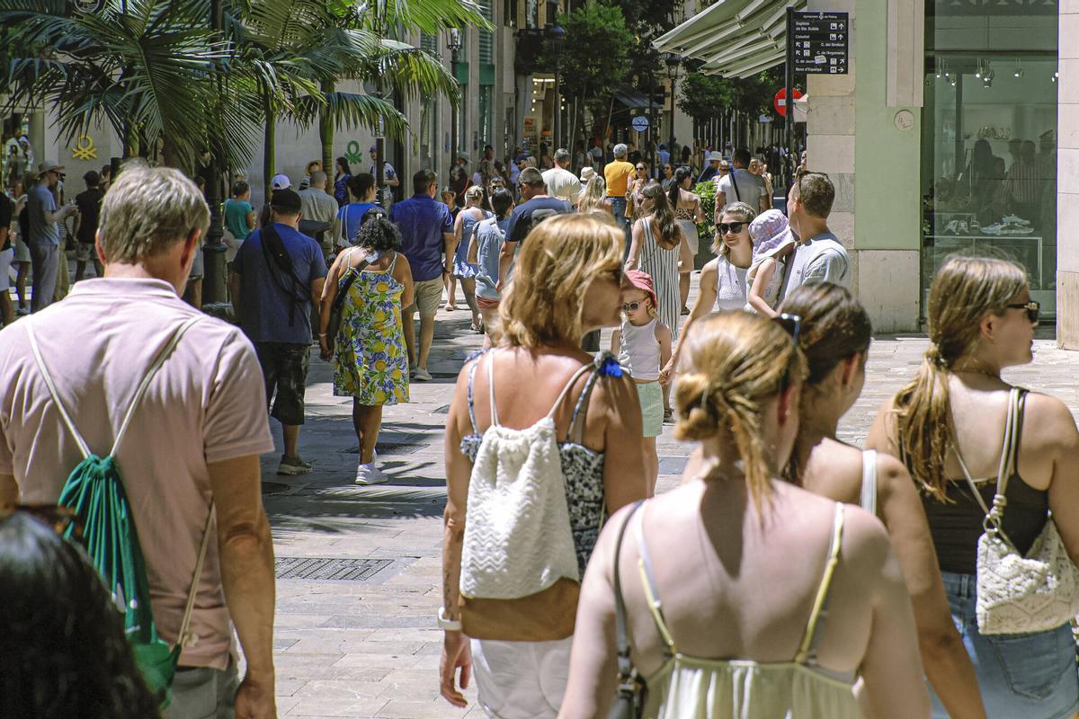 Inicio de las rebajas en Palma
