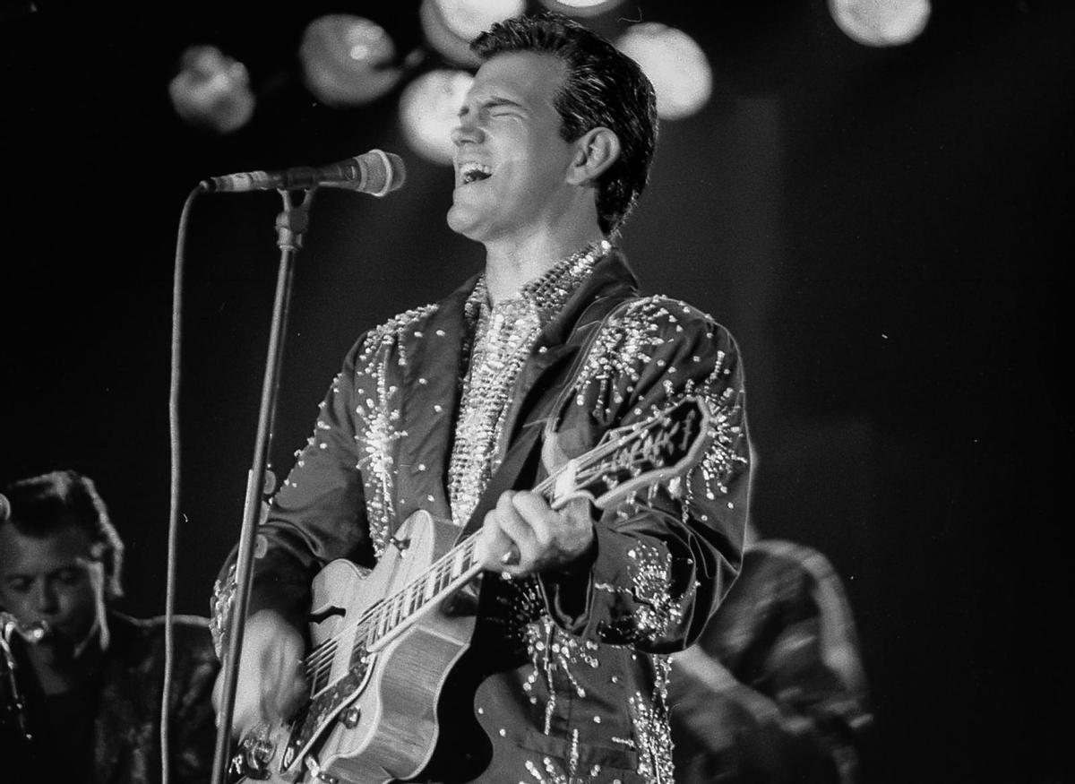 Chris Isaak en Arena Auditorium.