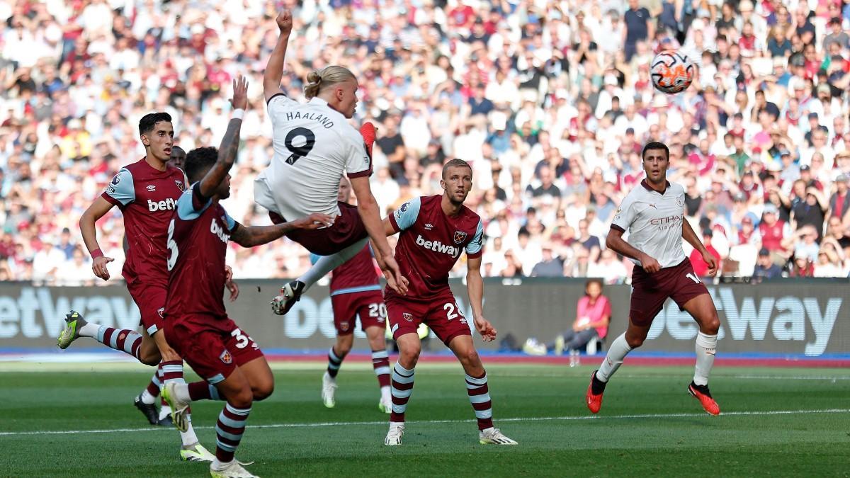Imagen del choque entre el West Ham y el Manchester City
