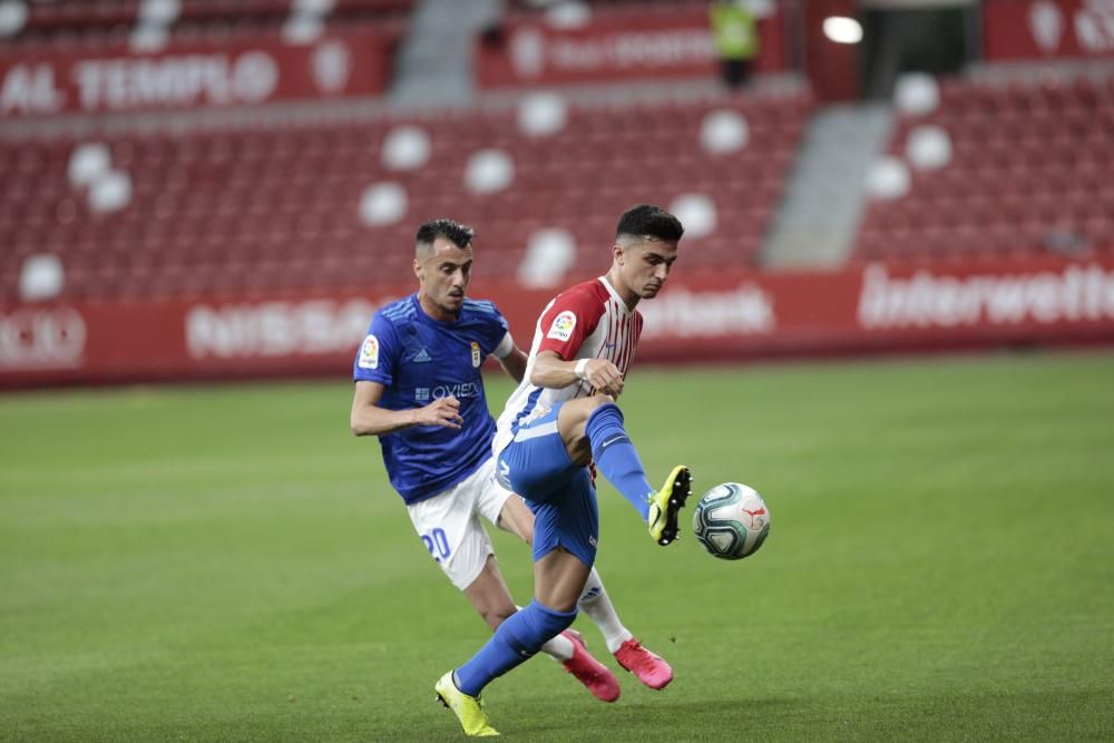 Fútbol: Así fue el Sporting-Oviedo disputado en El Molinón