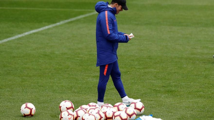 Diego Pablo Simeone, durante el entrenamiento realizado ayer en la Ciudad deportiva Wanda Metropolitano. //Juan Carlos Hidalgo