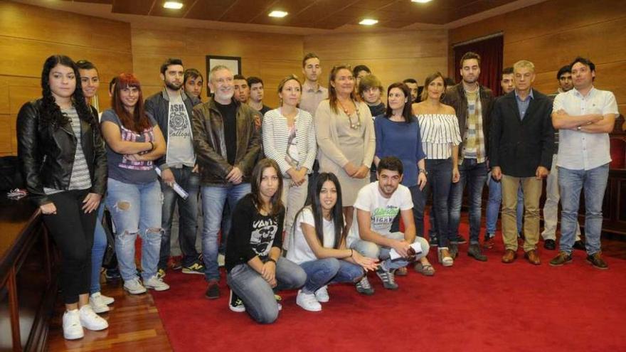 Presentación del programa &quot;Cambados emprega&quot; celebrada ayer en el salón de actos del municipio. // NP