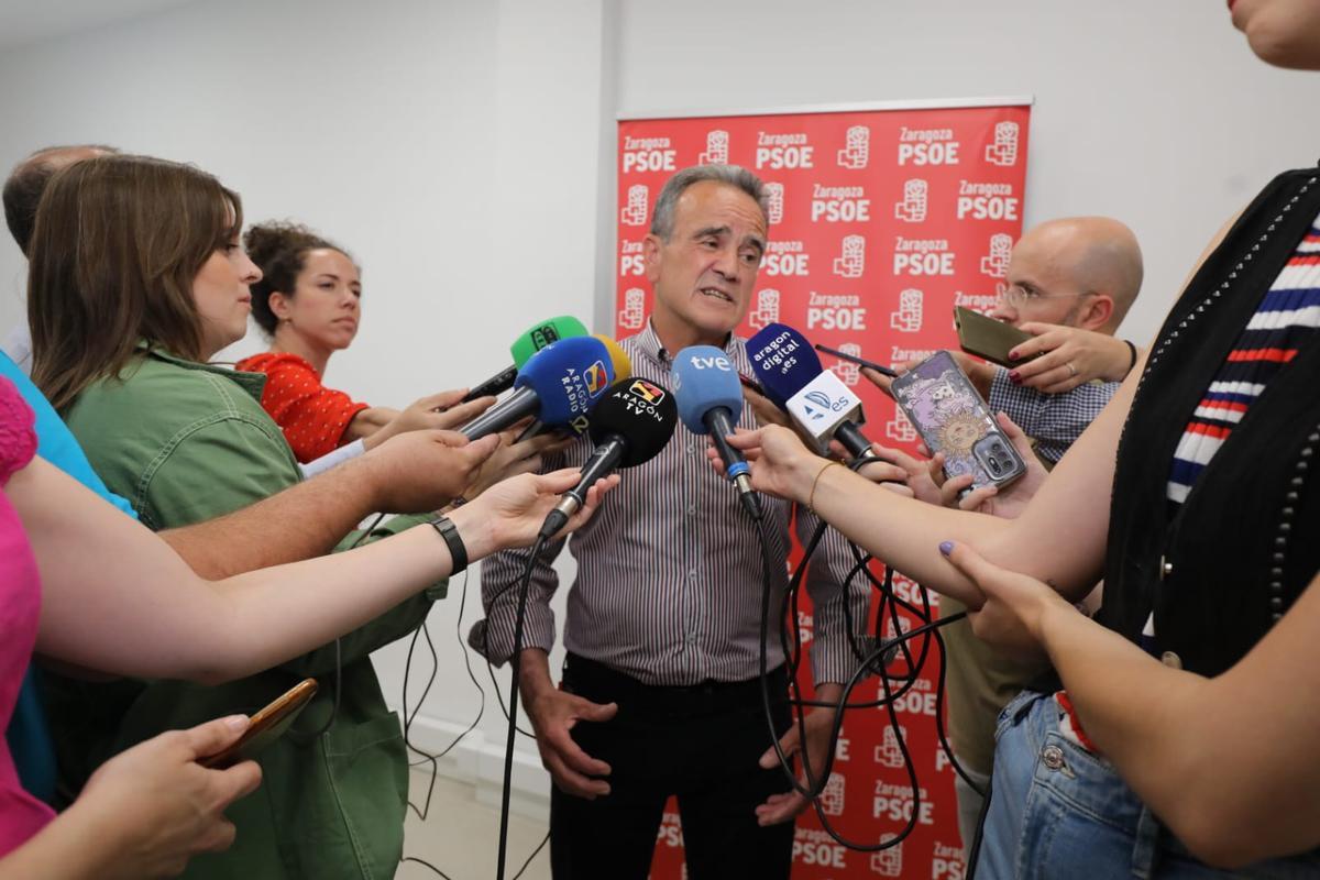 Juan Antonio Sánchez Quero, secretario general del PSOE de Zaragoza, presenta las listas para las generales.